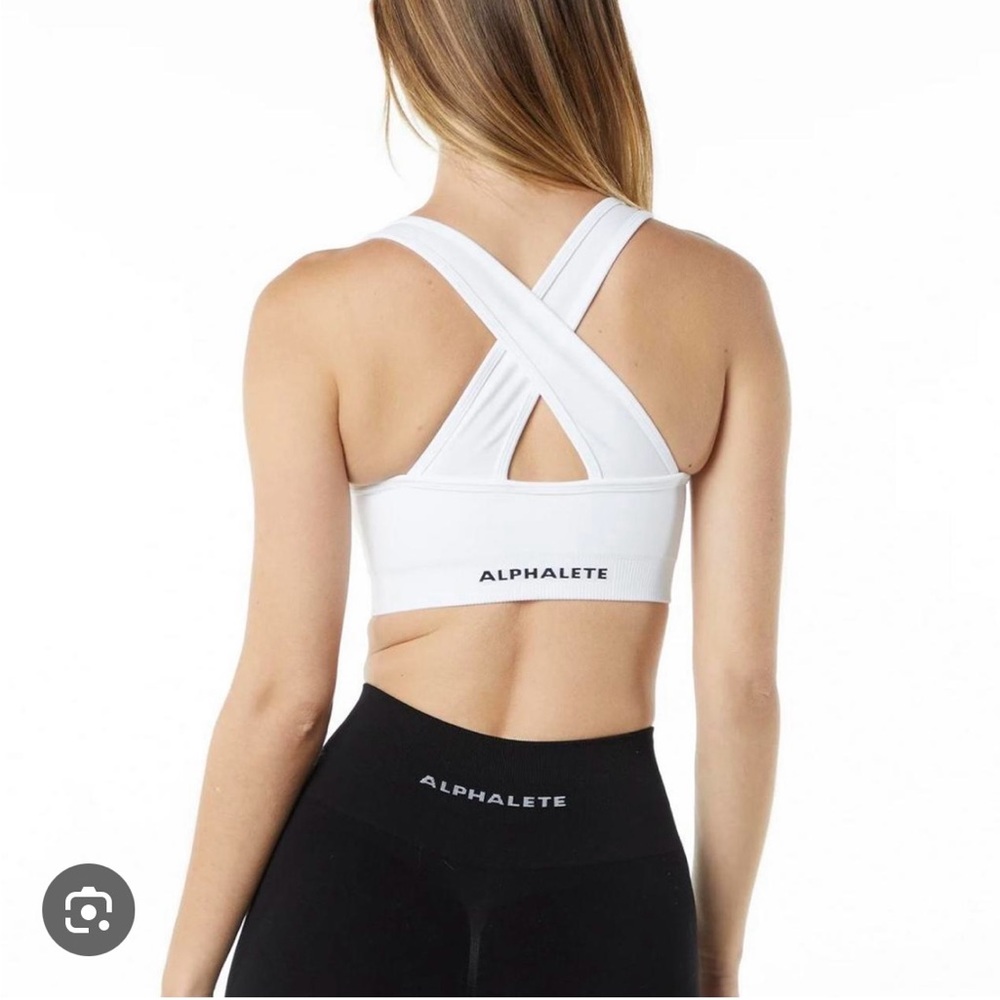 Alphalete amplify White Sports Bra